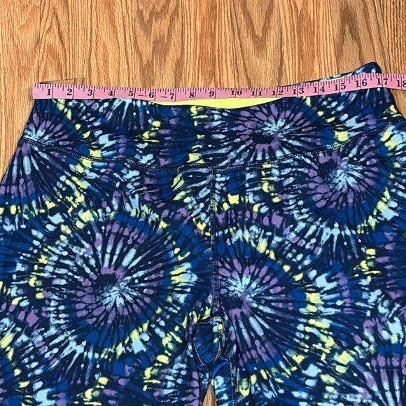 Women’s Lands’ End Biker Shorts, spandex, blue yellow print, Large - Picture 2 of 7